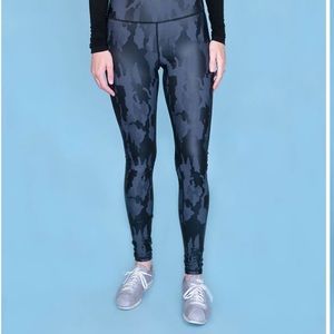 Amalli Talli legging size large